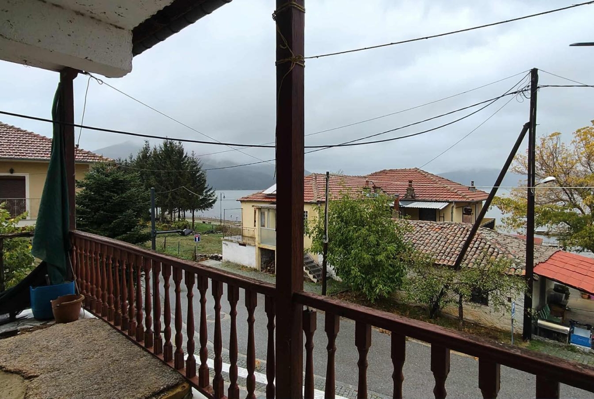 Πωλείται, κτίριο