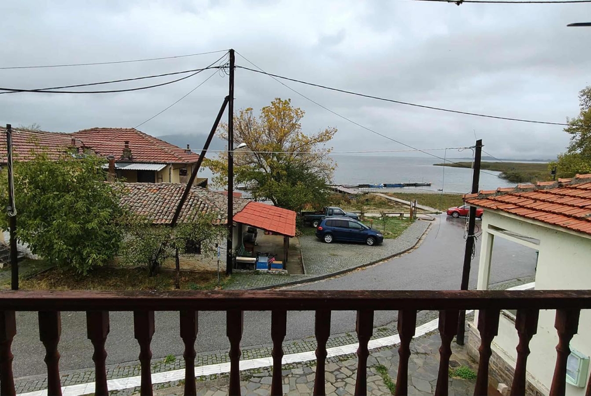 Πωλείται, κτίριο