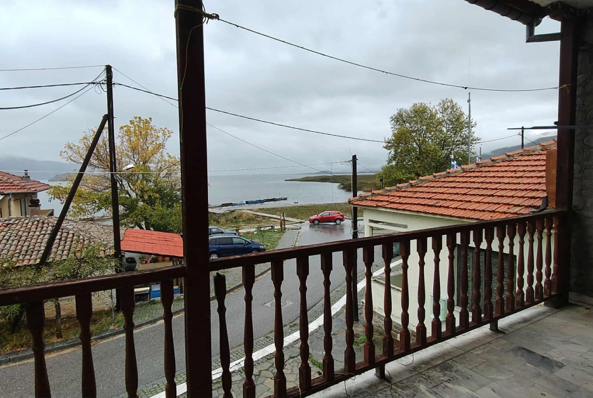 Πωλείται, κτίριο
