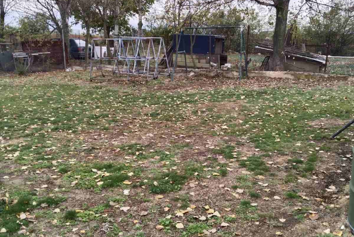 Μονοκατοικία, διασταύρωση Μελίτης