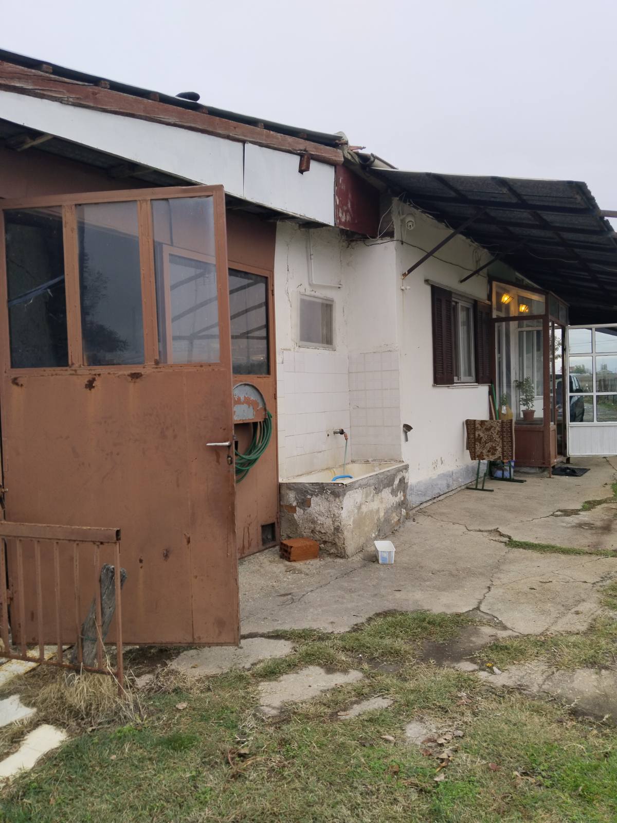 Μονοκατοικία, διασταύρωση Μελίτης