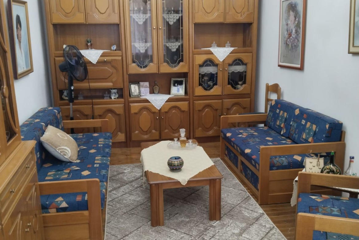 Μονοκατοικία, διασταύρωση Μελίτης