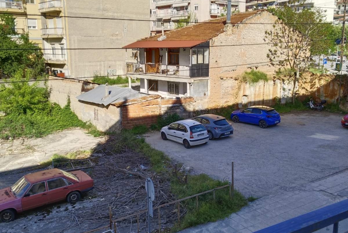 Γκαρσονιέρα, Φλώρινα