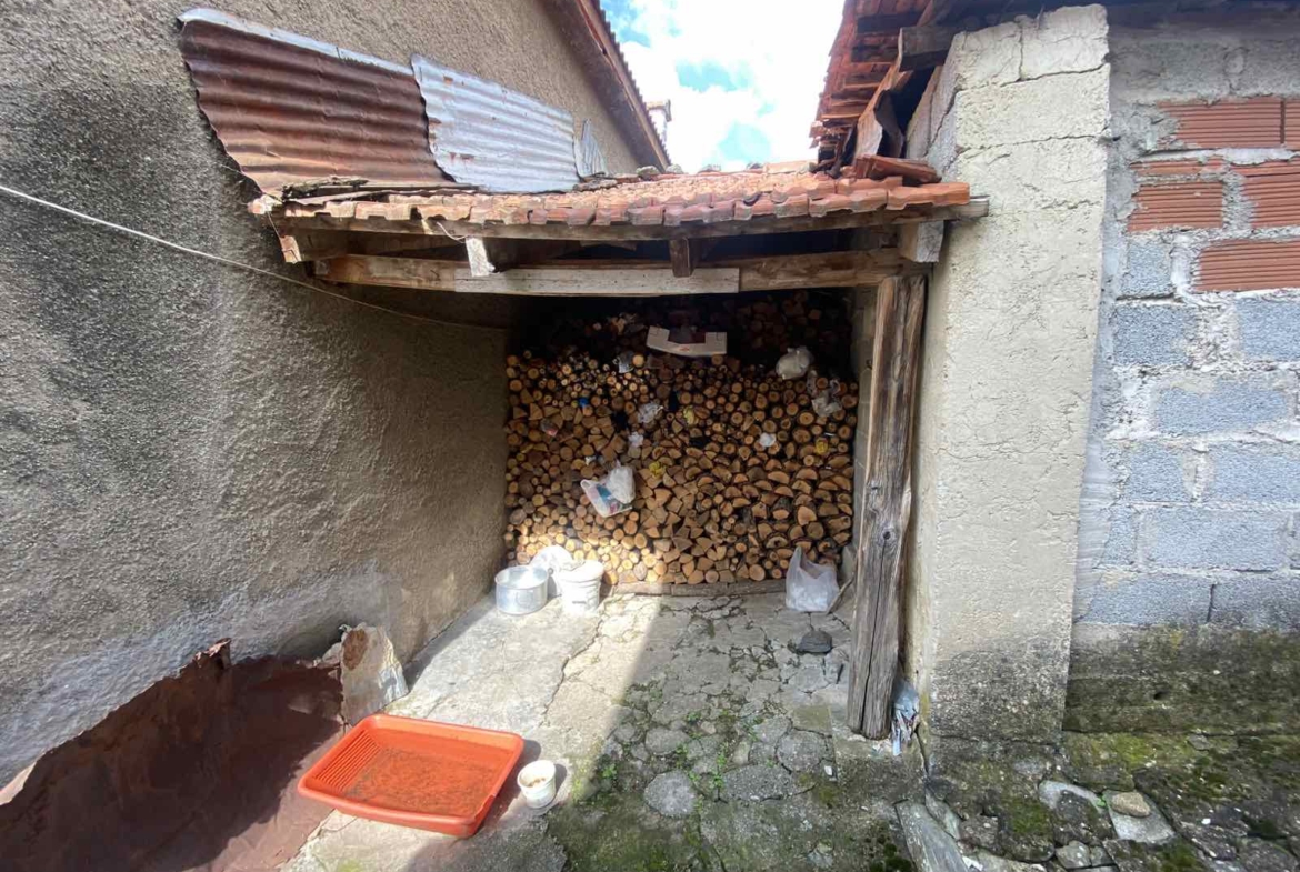 Μονοκατοικία, Άλωνα