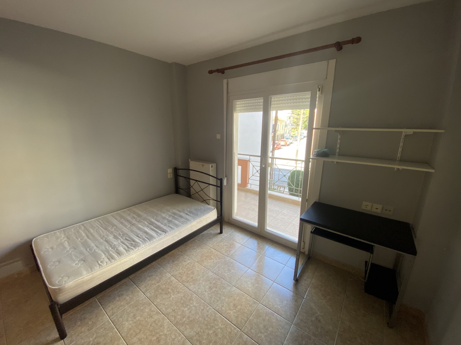 2 Ενοικιάζονται,στούντιο